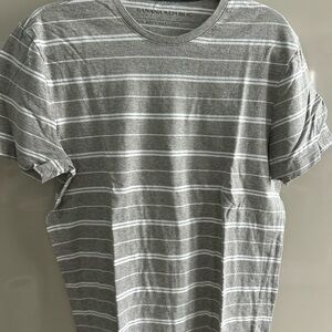 Banana Republic Men's Gray and White Striped Tee